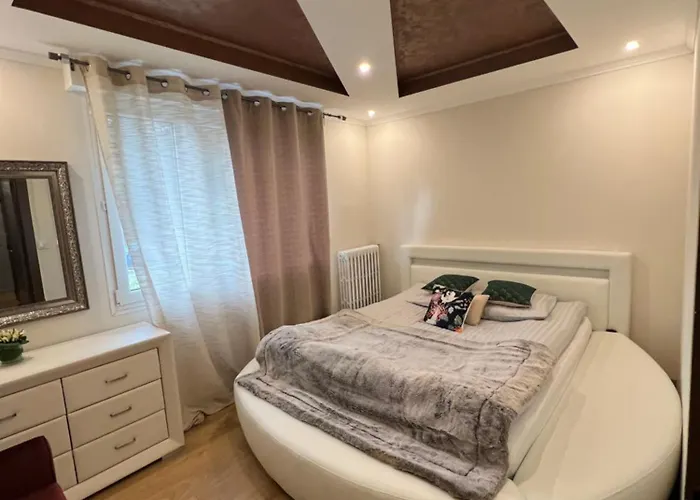 Maison De Luxe Pour 14 Personnes - - Billard - Sport - Baby-foot *