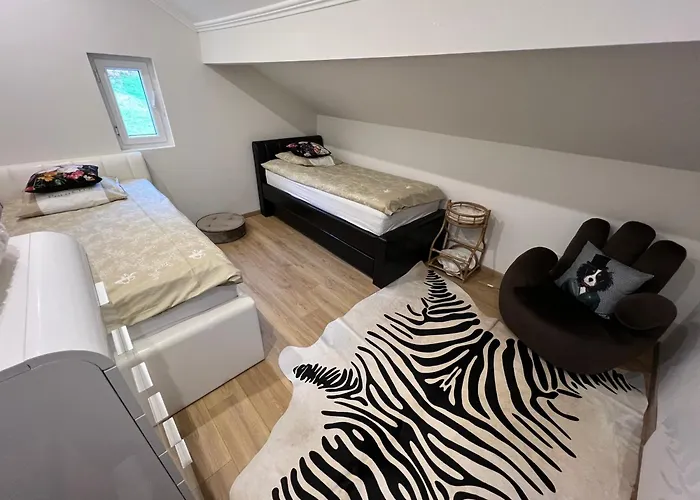 Maison De Luxe Pour 14 Personnes - - Billard - Sport - Baby-foot